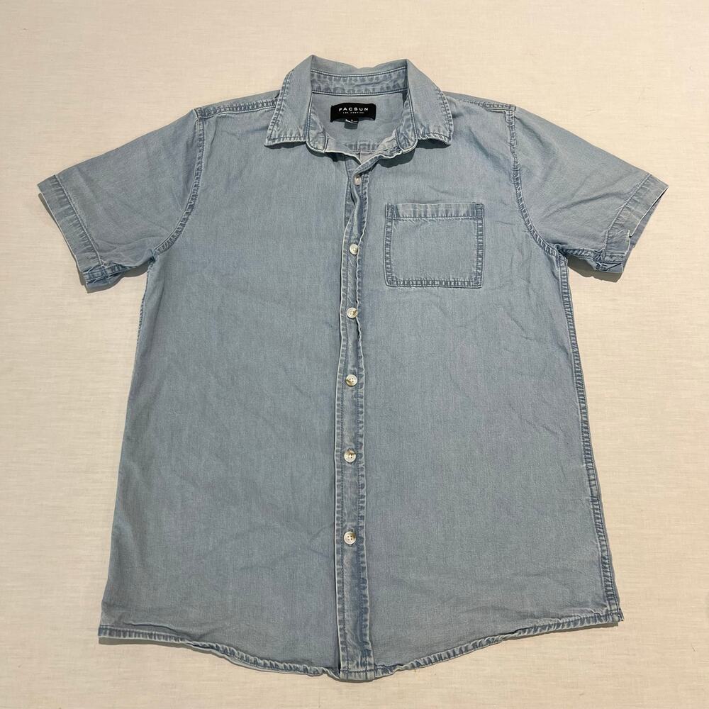PacSun Light Wash Blue Denim Short Sleeve T Shirt Button Front Pocket Sz S